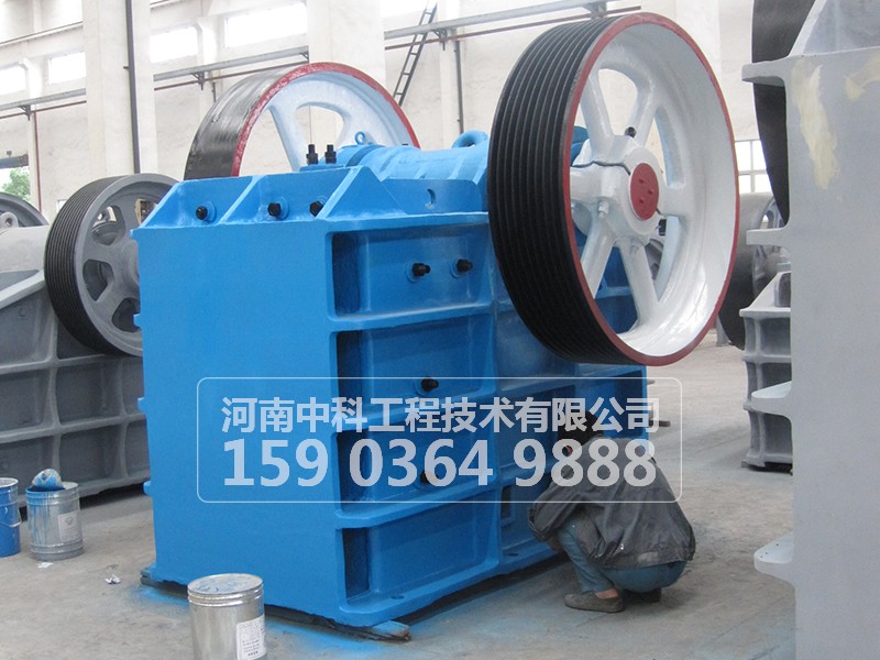 鄂式破碎機構(gòu)造原理