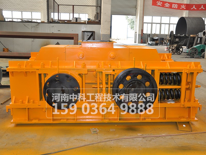 對(duì)輥制砂機(jī)