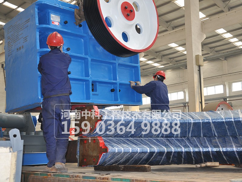 顎式破碎機(jī)的表示及大型、中型、小型定義